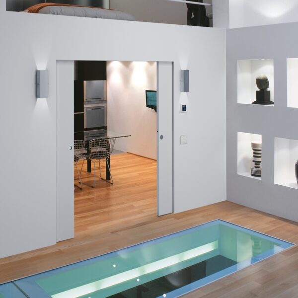 ECLISSE  SYNTESIS® Line LUCE Schiebetürsystem 150 mm für Doppelflügelige Glas- & Holztürblätter in Trockenbauwänden – Bild 9